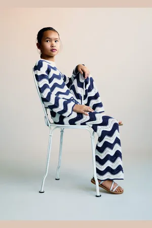 MANGO KIDS Pantalón punto calado zigzag años