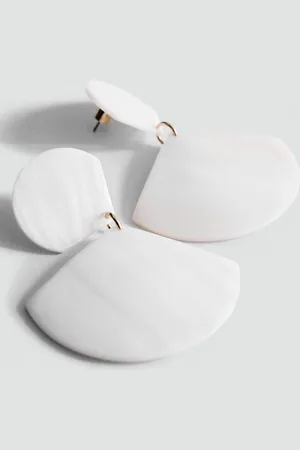 MANGO Pendientes colgantes concha Unitalla
