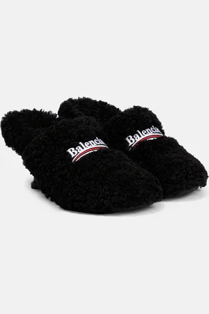 Balenciaga Furry Closed teddy pumps