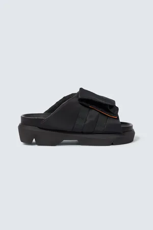 SACAI Pockets slides