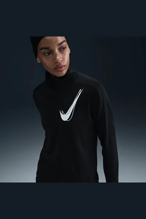 Nike Capa intermedia de correr Dri-FIT de medio cierre para mujer Swoosh
