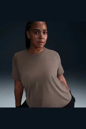Nike Talla grande - Playera de manga corta Dri-FIT para mujer One Classic