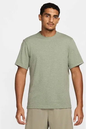 Nike Playera versátil de manga corta Dri-FIT para hombre Primary
