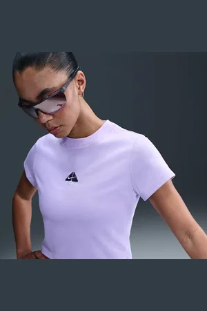 Nike Playera de manga corta Dri-FIT para mujer ACG