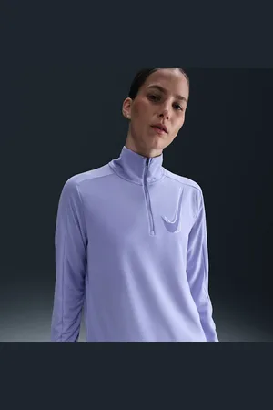 Nike Capa intermedia de correr Dri-FIT de medio cierre para mujer Swoosh