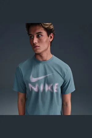 Nike Playera Dri-FIT UV versátil para hombre Hyverse