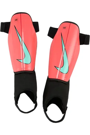 Nike Espinilleras de fútbol para niños Charge
