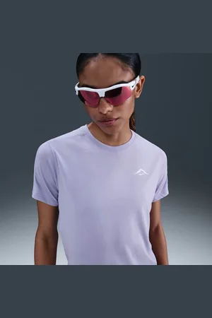 Nike Playera de correr de manga corta Dri-FIT para mujer Trail