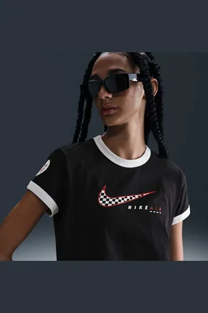 Nike Playera de manga corta para mujer Sportswear Club