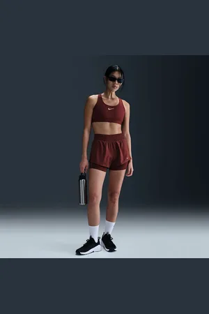 Nike Shorts Dri-FIT 2 en 1 de tiro medio de 8 cm para mujer One