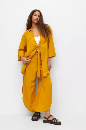 Pantalones de color amarillo para mujer 