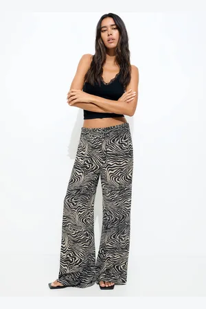 Pull&Bear Pantalón Fluido Estampado