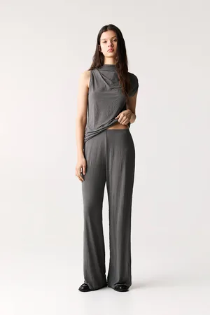 Pull&Bear Pantalón Flare Efecto Arrugado