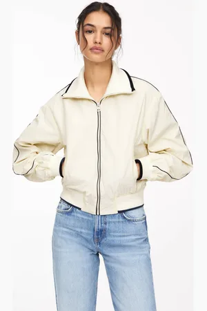 Pull&Bear Chamarra Técnica Vivos Contraste