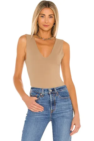 Free People Body keep it sleek en color talla L en - Tan. Talla L (también en S, XL, XS).