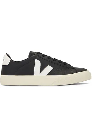 Veja Zapatillas deportivas campo en color negro talla 40 en - Black. Talla 40 (también en 41, 42, 43, 44, 45, 46).
