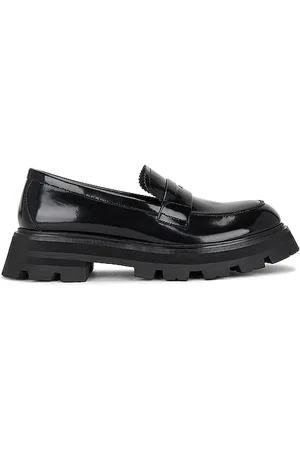 Tony Bianco Mocasín axell en color talla 10 en - Black. Talla 10 (también en 5, 5.5, 7.5, 8.5, 9.5).