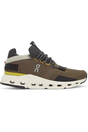 On Running Zapatilla deportiva cloudnova en color verde talla 7 en - Green. Talla 7 (también en 7.5, 8, 8.5, 9, 9.5).