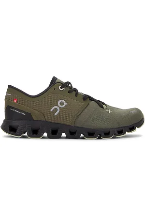 On Running Zapatilla deportiva cloud x 3 en color verde oliva talla 7 en - Olive. Talla 7 (también en 7.5).