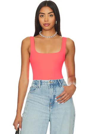 GOOD AMERICAN Body de tanque de buceo modern en color coral talla 7 en - Coral. Talla 7 (también en 8).