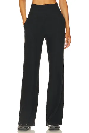 Beyond Yoga Pantalón capri ancho easy en color charcoal talla L en - Charcoal. Talla L (también en M, S, XL, XS).