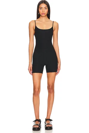 Beyond Yoga Spacedye keep pace biker romper en color negro talla M en - Black. Talla M (también en L).