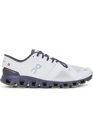 On Running Zapatilla deportiva cloud x 3 en color blanco talla 11.5 en - White. Talla 11.5 (también en 12, 7.5).