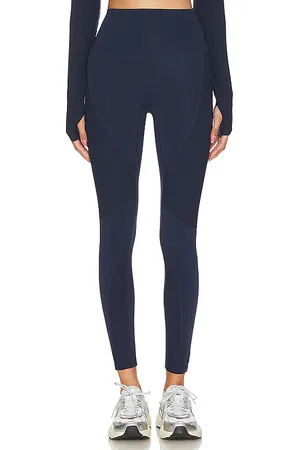 P.E Nation Free play legging en color azul marino talla L en - Navy. Talla L (también en XS).