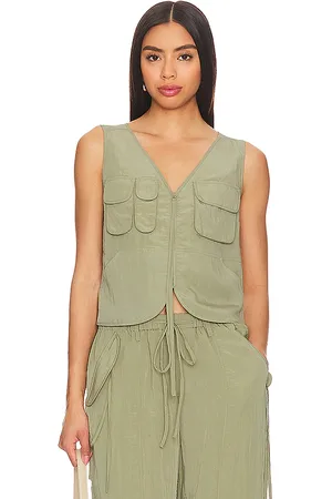 LPA Sojinita cargo vest top en color talla S en - Sage. Talla S (también en XS).