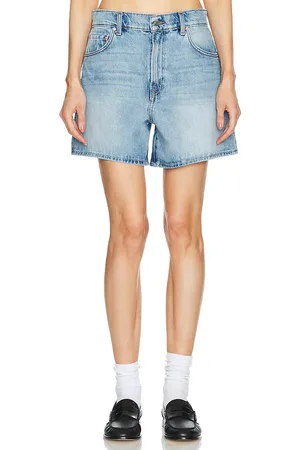 GRLFRND Reggie mid rise long mom short en color denim claro talla 23 en - Denim-Light. Talla 23 (también en 24, 25).