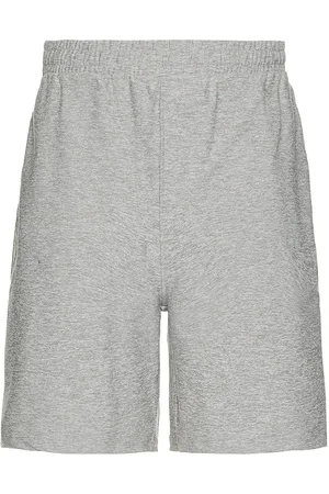 Beyond Yoga Take it easy short en color gris talla M en - Grey. Talla M (también en S, XL/1X).