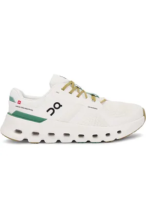 On Running Zapatilla deportiva cloudrunner 2 en color verde oliva talla 11.5 en - Olive. Talla 11.5 (también en 12.5, 13).