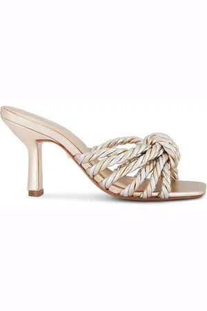 Schutz Sandalia capri en color oro metálico talla 6 en - Metallic Gold. Talla 6 (también en 6.5).