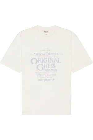 Guess Camiseta en color crema talla L en - Cream. Talla L (también en S).