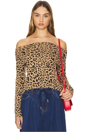 Central Park West Nova off the shoulder top en color bronce talla S en - Tan. Talla S (también en XS).