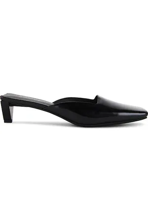 Jeffrey Campbell Pantunfla isosceles en color negro talla 10 en - Black. Talla 10 (también en 6, 6.5, 7.5, 8, 8.5, 9.5).