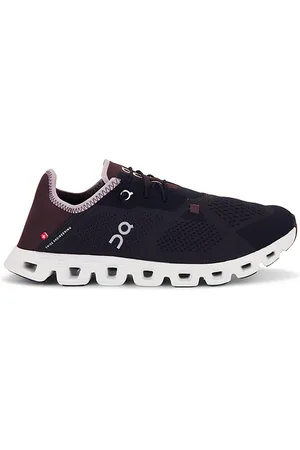 On Running Zapatilla deportiva cloud 5 coast en color azul marino talla 7 en - Navy. Talla 7 (también en 8.5).