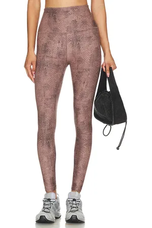 Beyond Yoga Softmark high waisted midi legging en color marrón talla M en - Brown. Talla M (también en S).