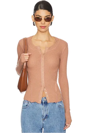 Free People X intimately fp going places cardi en en color bronce talla L en - Tan. Talla L (también en S, XS).
