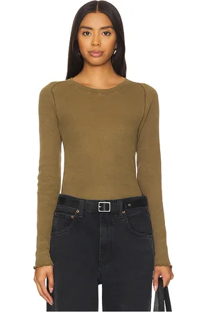 Free People Camiseta we the free easy does it en color verde oliva talla M en - Olive. Talla M (también en S, XS).