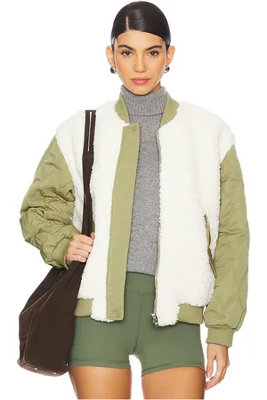 BLANK NYC Chaqueta top tier en color verde oliva talla L en - Olive. Talla L (también en M, S, XS).