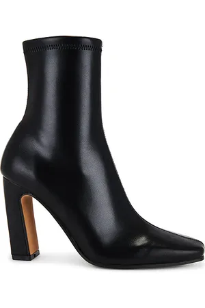 Steve Madden Bota vinka en color talla 7 en - Black. Talla 7 (también en 7.5).