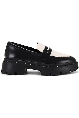 Schutz Zapato plano christie en color negro, blanco talla 10 en - Black,White. Talla 10 (también en 7.5, 8.5, 9.5).