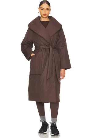 Varley Abrigo acolchado largo y cruzado ana en color marrón talla M en - Brown. Talla M (también en S).