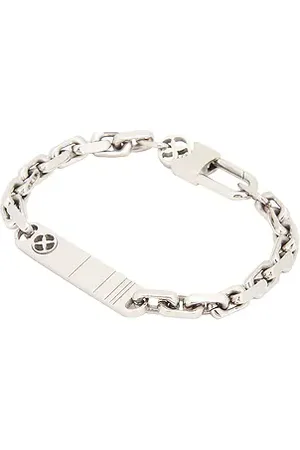 Vitaly Brazalete en color plateado metálico talla 8 en - Metallic Silver. Talla 8 (también en 8.5).