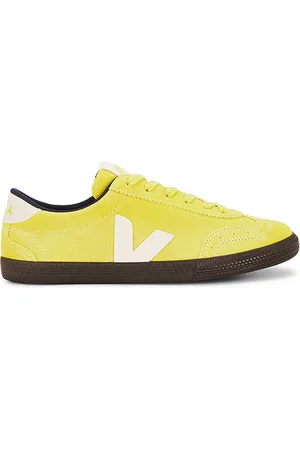 Veja Zapatilla deportiva volley en color amarillo talla 41 en Liquor Pierre & Eagle - Yellow. Talla 41 (también en 43, 44, 45, 46).