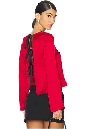 Free People Blusa arabella en color rojo talla L en - Red. Talla L (también en M, S, XS).