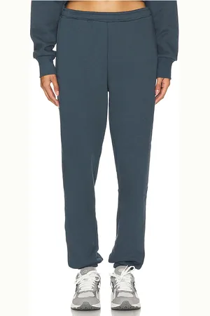 IVL COLLECTIVE French terry jogger en color roca talla M en Roca Oscura - Slate. Talla M (también en S, XS).