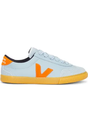 Veja Zapatilla deportiva volley en color bebe azul talla 38 en - Baby Blue. Talla 38 (también en 39).