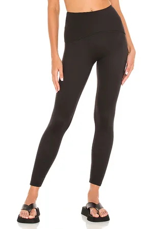 Spanx Shape™ booty boost® 7/8 legging en color negro talla S en - Black. Talla S (también en L, M, XS).
